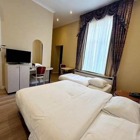 Hotel L'Auberge Du Souverain Auderghem Eksteriør bilde