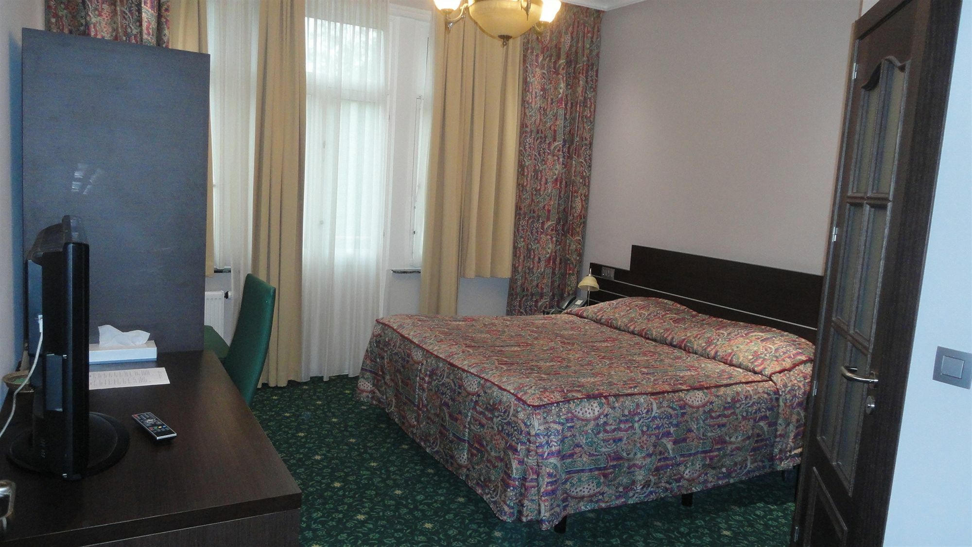 Hotel L'Auberge Du Souverain Auderghem Eksteriør bilde